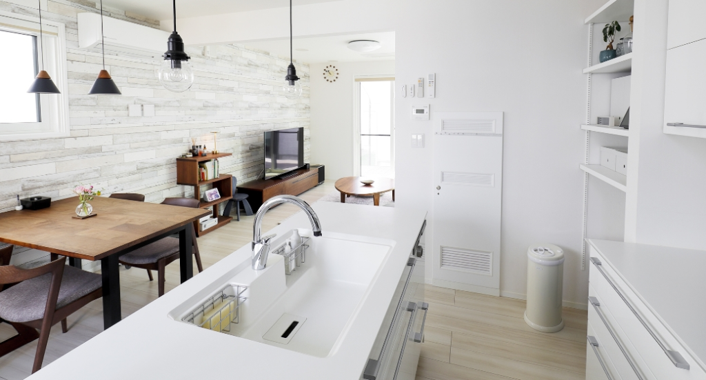 一条工務店スマートキッチンの高性能腎臓大理石トップ